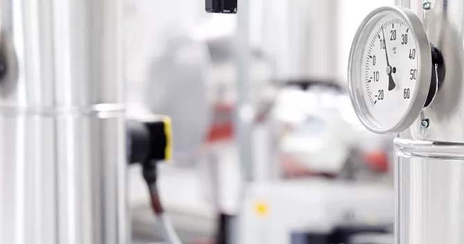 كيف تعمل وحدات التحكم في العداء الساخن ؟